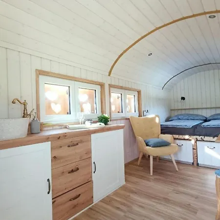 Apartment Zirkuswagen Vom Sommerhof By Interhome *