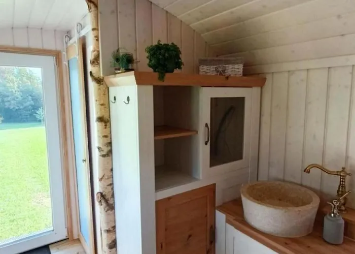 Zirkuswagen Vom Sommerhof By Interhome